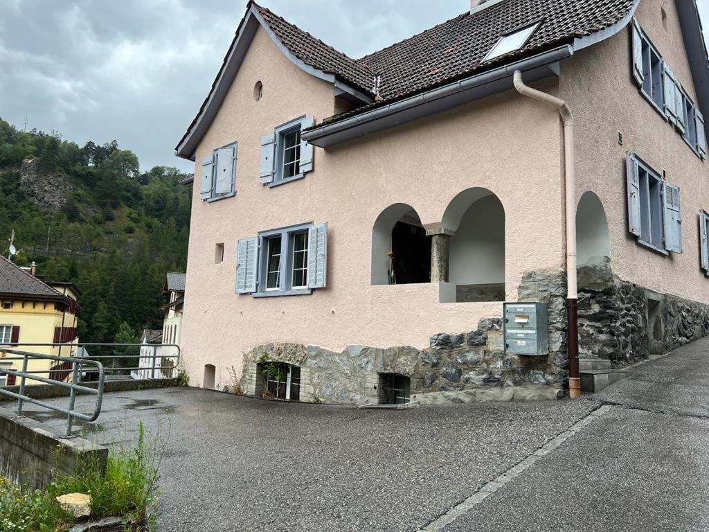 Wunderschone Ferienwohnung In Den Bergen Tiefencastel Exterior foto